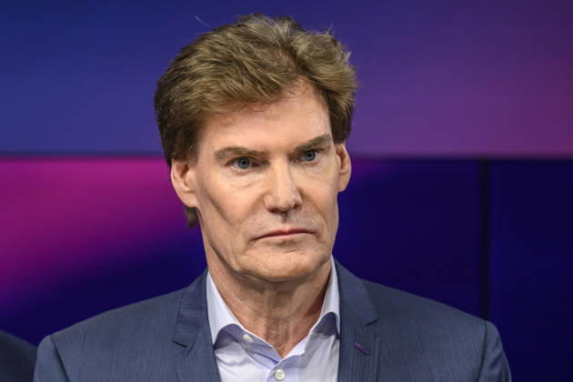 from left: Carsten Maschmeyer, entrepreneur, GER, Berlin, studio, guest on Maischberger, political talk show, TV, program, with host Sandra Maischberger, Das Erste, from Adlershof, Am Studio 20, September 8, 2026, Copyright: HMBxMedia UwexKoch