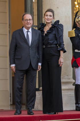 French State dinner for South Korea s President - Paris Socialistes et Apparentes MP Francois Hollande and French actress Julie Gayet arrive for a State dinner organised by France s President Emmanuel Macron for South Korea s President Lee Jae Myung at the Elysee Presidential Palace, in Paris on September 8, 2026.Photo by Eliot Blondet ABACAPRESS.COM Paris France France  Copyright: xBlondetxEliot ABACAx