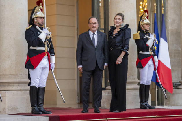 French State dinner for South Korea s President - Paris Socialistes et Apparentes MP Francois Hollande and French actress Julie Gayet arrive for a State dinner organised by France s President Emmanuel Macron for South Korea s President Lee Jae Myung at the Elysee Presidential Palace, in Paris on September 8, 2026.Photo by Eliot Blondet ABACAPRESS.COM Paris France France  Copyright: xBlondetxEliot ABACAx