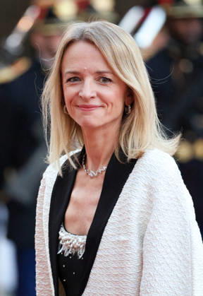 DiÌ‚ner d Etat en l honneur de Mr LEE Jae Myung, PreÌsident de la ReÌpublique de CoreÌe Delphine Arnault Emmanuel Macron et Brigitte Macron recoivent Mr LEE Jae Myung, PreÌsident de la ReÌpublique de CoreÌe et son à pouse, Kim Hye-kyung, à l occasion d un diner d à tat au Palais de l Elysà e à Paris, le 8 septembre 2026. French President, Emmanuel Macron and his wife, Brigitte Macron hosted Mr. LEE Jae Myung, President of the Republic of Korea, and his wife, Kim Hye-kyung, at a state dinner at the Elysà e Palace in Paris on September 8, 2026. Copyright: xFabricexChasseryx