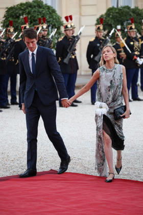 DiÌ‚ner d Etat en l honneur de Mr LEE Jae Myung, PreÌsident de la ReÌpublique de CoreÌe Alexandre Arnault and his wife Gà raldine Guyot Emmanuel Macron et Brigitte Macron recoivent Mr LEE Jae Myung, PreÌsident de la ReÌpublique de CoreÌe et son à pouse, Kim Hye-kyung, à l occasion d un diner d à tat au Palais de l Elysà e à Paris, le 8 septembre 2026. French President, Emmanuel Macron and his wife, Brigitte Macron hosted Mr. LEE Jae Myung, President of the Republic of Korea, and his wife, Kim Hye-kyung, at a state dinner at the Elysà e Palace in Paris on September 8, 2026. Copyright: xFabricexChasseryx