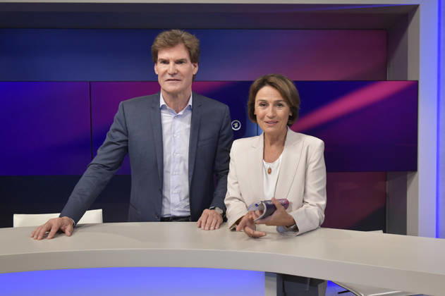 Carsten Maschmeyer and Sandra Maischberger on the ARD talk show *maischberger* at the studio in Berlin-Adlershof, Berlin, September 8, 2026 Foto:xM.xBehrensx xFuturexImagex maischberger0809_6923