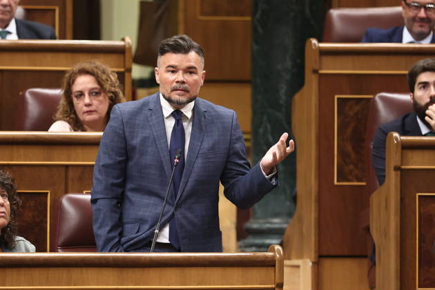 Government Question Time in Congress Dominated by the Crisis in Ceuta ERC spokesperson in Congress, Gabriel Rufian, speaks during a plenary session in the Congress of Deputies on September 9, 2026, in Madrid, Spain. The government faces its first question period since the start of the legislative session, coinciding with the declassification of some 40 documents, dated from July 1 to August 1, related to the crisis in Ceuta stemming from the mass influx of some 80,000 migrants from the border with Morocco. Saiz indicated that more relevant reports would be published if necessary, as the government has nothing to hide. SEPTEMBER 9, 2026, Madrid, Spain  Copyright: xEduardoxParrax 7759804