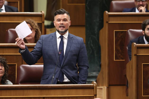 Government Question Time in Congress Dominated by the Crisis in Ceuta ERC spokesperson in Congress, Gabriel Rufian, speaks during a plenary session in the Congress of Deputies on September 9, 2026, in Madrid, Spain. The government faces its first question period since the start of the legislative session, coinciding with the declassification of some 40 documents, dated from July 1 to August 1, related to the crisis in Ceuta stemming from the mass influx of some 80,000 migrants from the border with Morocco. Saiz indicated that more relevant reports would be published if necessary, as the government has nothing to hide. SEPTEMBER 9, 2026, Madrid, Spain  Copyright: xEduardoxParrax 7759805