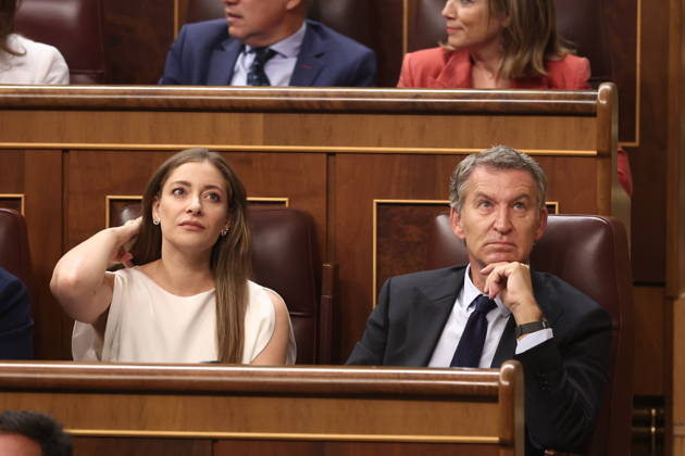 Government Question Time in Congress Dominated by the Crisis in Ceuta PP Spokesperson in Congress Ester Munoz and Popular Party President Alberto Núnez Feijóo during a plenary session in the Congress of Deputies on September 9, 2026, in Madrid, Spain. The government faces its first question period since the start of the legislative session, coinciding with the declassification of some 40 documents, dated from July 1 to August 1, related to the crisis in Ceuta resulting from the mass influx of some 80,000 migrants from the border with Morocco. Saiz indicated that more relevant reports would be published if necessary, since the government has nothing to hide. SEPTEMBER 9, 2026, Madrid, Spain  Copyright: xEduardoxParrax 7759809