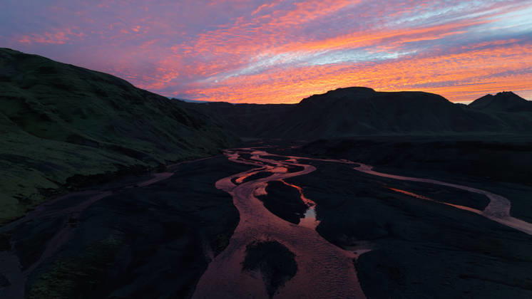Creative Highlights World Dramatic Sunset over Thakgil Valley in the Icelandic Highlands Vik, Mýrdalshreppur, Iceland CR_UTCI260908-2119343-01 ,model released, Symbolfoto ,property released