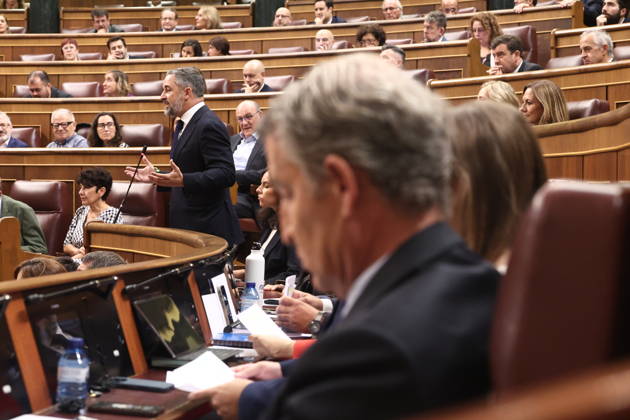 Government Question Period in Congress Dominated by the Crisis in Ceuta Vox President Santiago Abascal speaks during a plenary session in the Congress of Deputies on September 9, 2026, in Madrid, Spain. The government faces its first question period since the start of the legislative session, coinciding with the declassification of some 40 documents, dated from July 1 to August 1, related to the crisis in Ceuta stemming from the mass influx of some 80,000 migrants from the border with Morocco. Saiz indicated that more relevant reports would be published if necessary, as the government has nothing to hide. SEPTEMBER 9, 2026, Madrid, Spain  Copyright: xEduardoxParrax 7759827