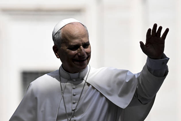 September 9, 2026, Vatican City, Vatican City: Pope Leo waves at faithfuls during his weekly General Audience in Saint Peter s Square, Vatican City, 9 September 2026. ANSA RICCARDO ANTIMIANI. Vatican City Vatican City  - ZUMAa110 20260909_zaf_a110_011 Copyright: xRiccardoxAntimianix