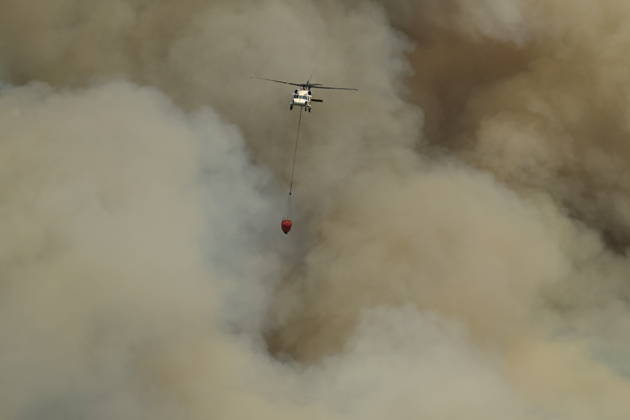Firefighting efforts continue against wildfire in Turkiye s Antalya ANTALYA, TURKIYE - SEPTEMBER 09: A firefighting aircraft drops water over a wildfire that broke out in a forested area in Antalya s Aksu and Kepez districts on the evening of September 07 and spread across a wide area, as firefighting efforts continue from the air and on the ground in Antalya, Turkiye, on September 09, 2026. Orhan Cicek Anadolu Antalya Turkey. Editorial use only. Please get in touch for any other usage.  Copyright: x2026xAnadoluxOrhanxCicekx