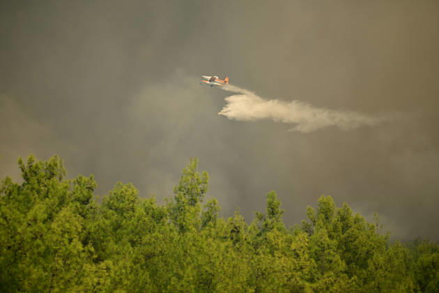 Firefighting efforts continue against wildfire in Turkiye s Antalya ANTALYA, TURKIYE - SEPTEMBER 09: A firefighting aircraft drops water over a wildfire that broke out in a forested area in Antalya s Aksu and Kepez districts on the evening of September 07 and spread across a wide area, as firefighting efforts continue from the air and on the ground in Antalya, Turkiye, on September 09, 2026. Orhan Cicek Anadolu Antalya Turkey. Editorial use only. Please get in touch for any other usage.  Copyright: x2026xAnadoluxOrhanxCicekx