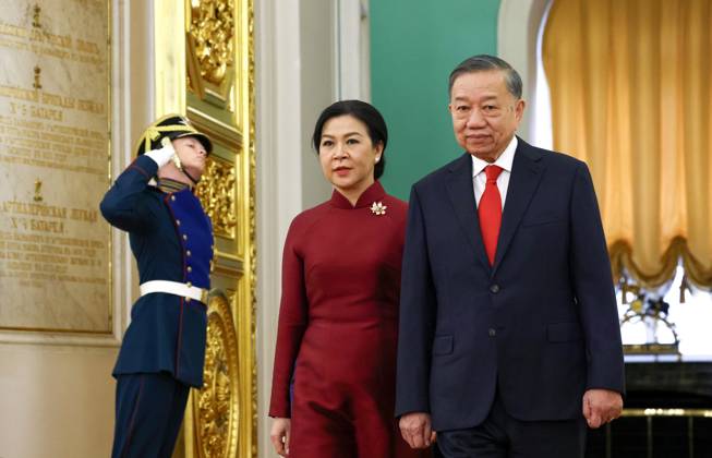 Russia Vietnam 9239413 09.09.2026 Vietnamese President To Lam and his wife Ngo Phuong Ly arrive to attend the official welcome ceremony before a meeting with Russian President Vladimir Putin at the Kremlin in Moscow, Russia. Geodakyan Artem Sputnik Moscow Russia  Copyright: xGeodakyanxArtemx