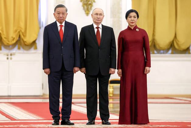 Russia Vietnam 9239410 09.09.2026 Russian President Vladimir Putin, Vietnamese President To Lam and his wife Ngo Phuong Ly attend the official welcome ceremony before a meeting at the Kremlin in Moscow, Russia. Geodakyan Artem Sputnik Moscow Russia  Copyright: xGeodakyanxArtemx
