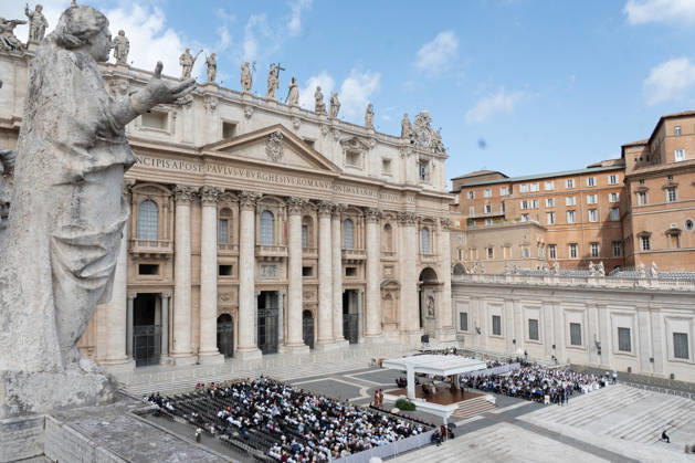 Pope Leo XIV At Weekly General Audience - Vatican City His Holiness Pope Leo XIV attends the weekly general audience at St Peter s Square in Vatican City, Vatican City on September 9, 2026. Photo by Andrea Bracaglia ABACAPRESS.COM Vatican Vatican City Vatican (or Holy See)  Copyright: xBracagliaxAndrea ABACAx