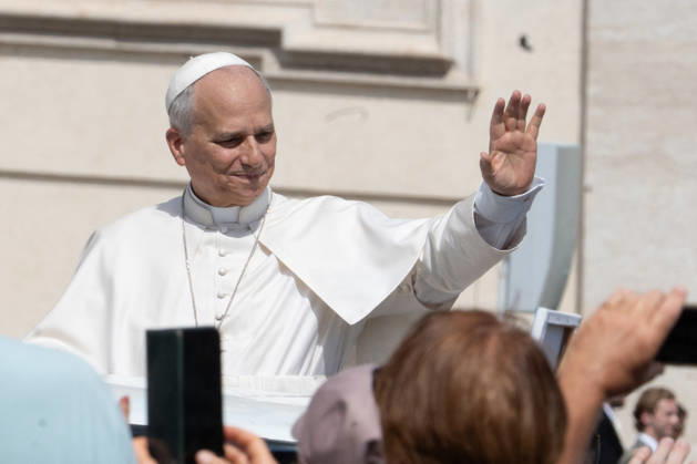 Pope Leo XIV At Weekly General Audience - Vatican City His Holiness Pope Leo XIV attends the weekly general audience at St Peter s Square in Vatican City, Vatican City on September 9, 2026. Photo by Andrea Bracaglia ABACAPRESS.COM Vatican Vatican City Vatican (or Holy See)  Copyright: xBracagliaxAndrea ABACAx