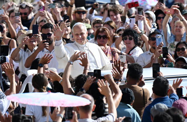 Pope Leo XIV leads The General Audience - Vatican Pope Leo XIV attends the weekly general audience in Saint Peter’s square, Vatican on September 9, 2026. Photo by Eric Vandeville ABACAPRESS.COM Rome Vatican (or Holy See)  Copyright: xVandevillexEric ABACAx