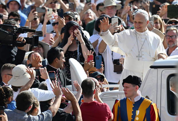 Pope Leo XIV leads The General Audience - Vatican Pope Leo XIV attends the weekly general audience in Saint Peter’s square, Vatican on September 9, 2026. Photo by Eric Vandeville ABACAPRESS.COM Rome Vatican (or Holy See)  Copyright: xVandevillexEric ABACAx