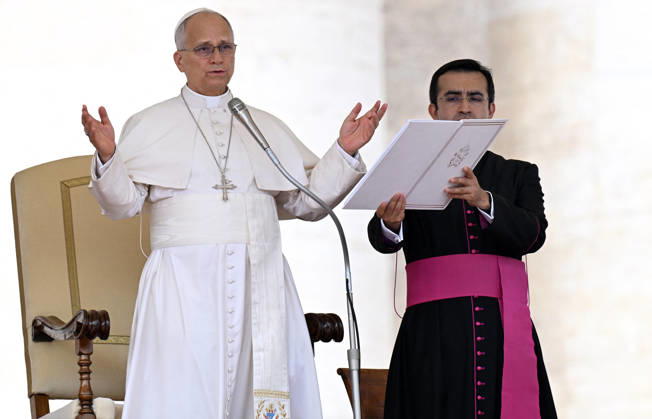 Pope Leo XIV leads The General Audience - Vatican Pope Leo XIV attends the weekly general audience in Saint Peter’s square, Vatican on September 9, 2026. RIGHT: Edgard Ivan Rimaycuna Inga, pope’s private secretary. Photo by Eric Vandeville ABACAPRESS.COM Rome Vatican (or Holy See)  Copyright: xVandevillexEric ABACAx