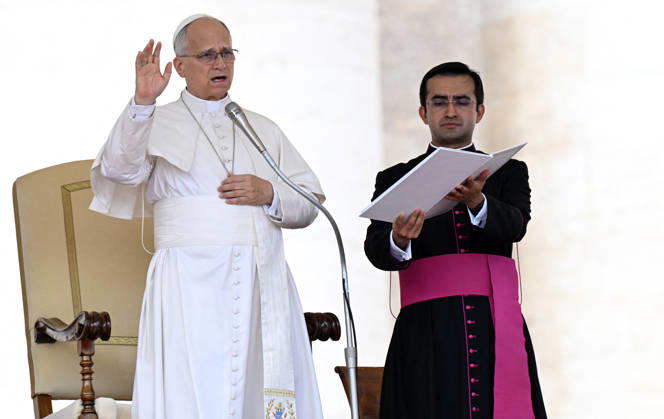 Pope Leo XIV leads The General Audience - Vatican Pope Leo XIV attends the weekly general audience in Saint Peter’s square, Vatican on September 9, 2026. RIGHT: Edgard Ivan Rimaycuna Inga, pope’s private secretary. Photo by Eric Vandeville ABACAPRESS.COM Rome Vatican (or Holy See)  Copyright: xVandevillexEric ABACAx