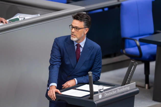September 9, 2026, GER, Berlin, 92nd session of the German Bundestag in the plenary hall of the Reichstag building; Robin Wagener of Alliance 90 The Greens stands at the lectern, gesturing, with facial expressions and emotion Copyright: xnordphotoxGmbHx xChristianxSchulzex