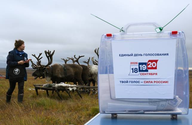 Russia Parliamentary Election Early Voting 9239439 09.09.2026 A mobile ballot box is seen during the early voting in remote areas ahead of State Duma elections at a reindeer camping ground, in Yamalo-Nenets Autonomous Area, Russia. Russians will vote in State Duma, the lower house of parliament, and municipal elections over three days, from September 18-20. Alexandr Kryazhev Sputnik Yamalo-Nenets Autonomous Area Russia  Copyright: xAlexandrxKryazhevx