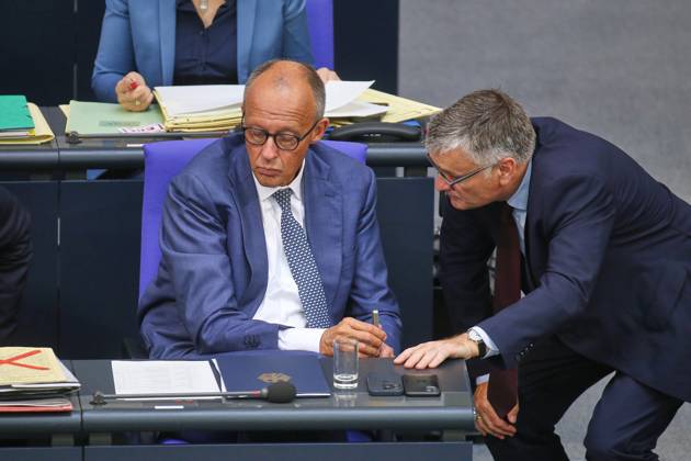Berlin, Germany, September 9, 2026 German Bundestag 92nd Session of the Bundestag Budget Week Chancellor Friedrich Merz (CDU) and Government Spokesperson Stefan Kornelius Copyright: xdtsxNachrichtenagenturx dts_133716