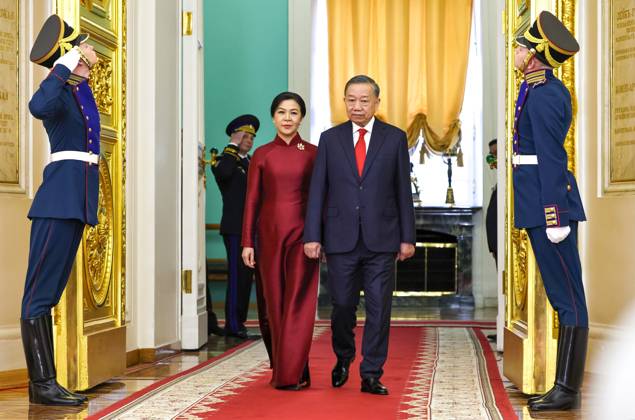 Russia Vietnam 9239480 09.09.2026 Vietnamese President To Lam and his wife Ngo Phuong Ly arrive to attend an official welcome ceremony before a meeting with Russian President Vladimir Putin at the Kremlin in Moscow, Russia. Alexander Kazakov Sputnik Moscow Russia  Copyright: xAlexanderxKazakovx