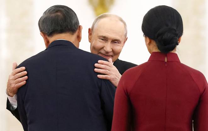 Russia Vietnam 9239509 09.09.2026 Russian President Vladimir Putin, Vietnamese President To Lam and his wife Ngo Phuong Ly attend an official welcome ceremony before a meeting at the Kremlin in Moscow, Russia. Geodakyan Artem Sputnik Moscow Russia  Copyright: xGeodakyanxArtemx