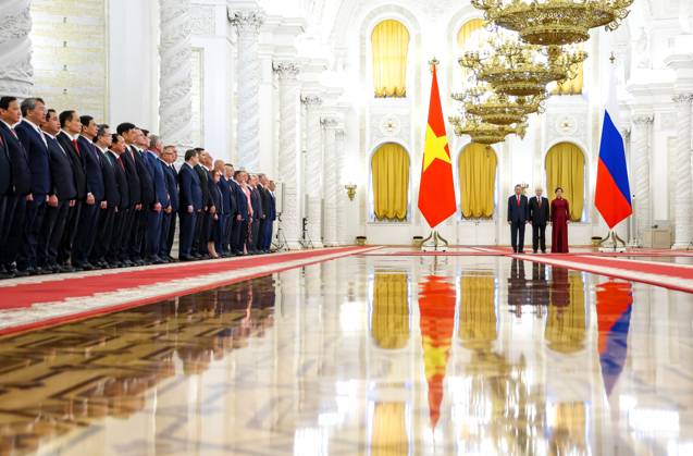 Russia Vietnam 9239465 09.09.2026 Russian President Vladimir Putin, Vietnamese President To Lam and his wife Ngo Phuong Ly attend an official welcome ceremony before a meeting at the Kremlin in Moscow, Russia. Alexander Kazakov Sputnik Moscow Russia  Copyright: xAlexanderxKazakovx