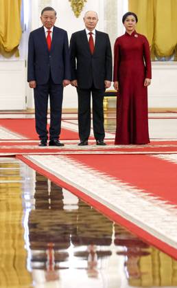 Russia Vietnam 9239493 09.09.2026 Russian President Vladimir Putin, Vietnamese President To Lam and his wife Ngo Phuong Ly attend an official welcome ceremony before a meeting at the Kremlin in Moscow, Russia. Geodakyan Artem Sputnik Moscow Russia  Copyright: xGeodakyanxArtemx