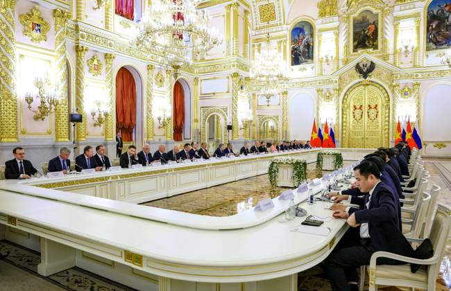 Russia Vietnam 9239544 09.09.2026 Russian President Vladimir Putin and Vietnamese President To Lam attend an expanded format meeting at the Kremlin in Moscow, Russia. Mikhail Metzel Sputnik Moscow Russia  Copyright: xMikhailxMetzelx