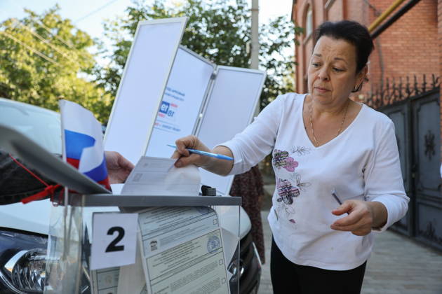 RUSSIA, DONETSK - SEPTEMBER 9, 2026: Citizens participate in early voting in the 2026 State Duma elections at Oktyabrsky. Dmitry Yagodkin TASS  97412829