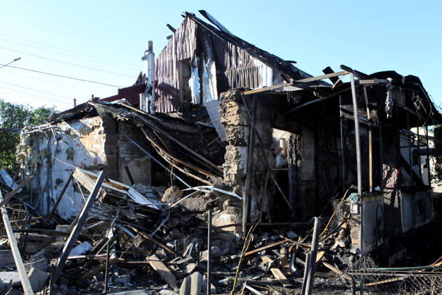 Aftermath of Russian drone attack in Dnipro A private house lies in ruins after a Russian drone attack in Dnipro, Ukraine, on September 9, 2026. On Wednesday night, September 9, Russian drones struck the eastern Ukrainian city. The attack caused fires at warehouses storing building materials and at a private house. Rescuers freed three people, including a 15-year-old boy, from the basement of the damaged home. A 51-year-old man and a 52-year-old woman were taken to hospital. Dnipro Ukraine  Copyright: xMykolaxMiakshykovx originalFilename: ukrinform-aftermat260909_npdRi.jpg