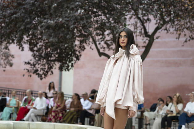 September 9, 2026, Madrid, Spain: A model parades with Maria Lafuente design during the OMODA Fashion Week Madrid at Jardines Sabatini Madrid. Madrid Spain  - ZUMAs197 20260909_aaa_s197_154 Copyright: xAtilanoxGarciax