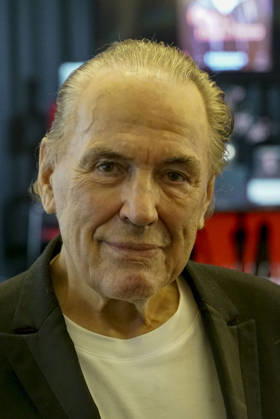 CNTV HUNKEBUCH: Jürgen Hunke, the Hamburg-based entrepreneur, is publishing a book about his life titled *Rebel and Robin Hood* through Mikado Medienhaus. The biography will be presented in Hamburg’s Rotherbaum neighborhood on September 9, 2026, in Hamburg, Germany.