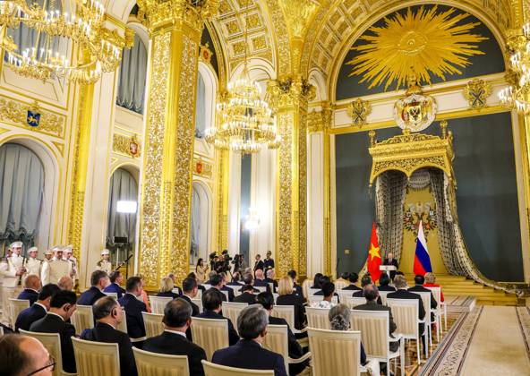 Russia Vietnam 9239648 09.09.2026 Russian President Vladimir Putin makes a statement to the press following a meeting with Vietnamese President To Lam at the Kremlin in Moscow, Russia. Mikhail Metzel Sputnik Moscow Russia  Copyright: xMikhailxMetzelx