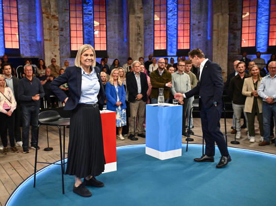 GÄVLE, SWEDEN, September 9, 2026. Prime Ministerial candidates Magdalena Andersson of the Social Democrats and Ulf Kristersson of the Moderates pose for photographers before an election debate in Gävle, Sweden, on September 9, 2026, ahead of the general election on September 13 GÄVLE SWEDEN x10040x  Copyright: xAndersxWiklund TTx SWEDEN ELECTION DEBATE v7ZCyUqfkPA