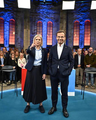 GÄVLE, SWEDEN, September 9, 2026. Prime Ministerial candidates Magdalena Andersson of the Social Democrats and Ulf Kristersson of the Moderates pose for photographers before an election debate in Gävle, Sweden, on September 9, 2026, ahead of the general election on September 13 GÄVLE SWEDEN x10040x  Copyright: xAndersxWiklund TTx SWEDEN ELECTION DEBATE tutyiJ-0ovo