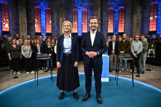 GÄVLE, SWEDEN, September 9, 2026. Prime Ministerial candidates Magdalena Andersson of the Social Democrats and Ulf Kristersson of the Moderates pose for photographers before an election debate in Gävle, Sweden, on September 9, 2026, ahead of the general election on September 13 GÄVLE SWEDEN x10040x  Copyright: xAndersxWiklund TTx SWEDEN ELECTION DEBATE yTCckjipOF8
