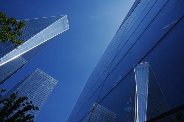 September 9, 2026, New York, New York, USA: One World Trade Center is reflected ahead of the 25th anniversary of the attacks of September 11 at the 9 11 Memorial on September 9, 2026 in New York. New York USA  - ZUMAb148 20260909_zap_b148_075 Copyright: xBryanxSmithx