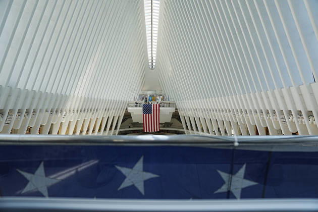 September 9, 2026, New York, New York, USA: An American flag hangs in the Oculus ahead of the 25th anniversary of the attacks of September 11 on September 9, 2026 in New York. New York USA - ZUMAb148 20260909_zap_b148_050 Copyright: xBryanxSmithx