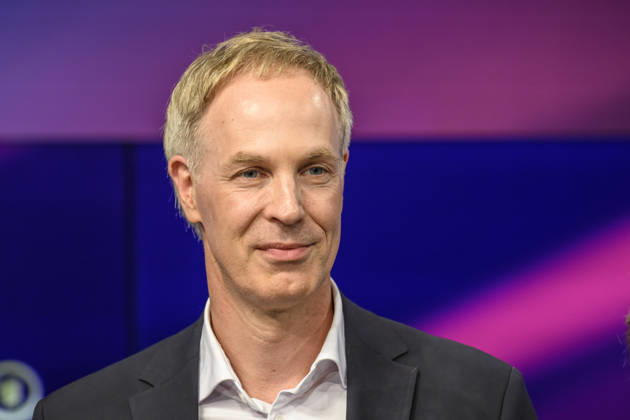 Pictured from left: Sebastian Fiedler, SPD spokesperson on domestic policy, GER, Berlin, studio, guest on Maischberger, political talk show, TV, program, with host Sandra Maischberger, Das Erste, from Adlershof Am Studio 20, September 9, 2026, Copyright: HMBxMedia UwexKoch