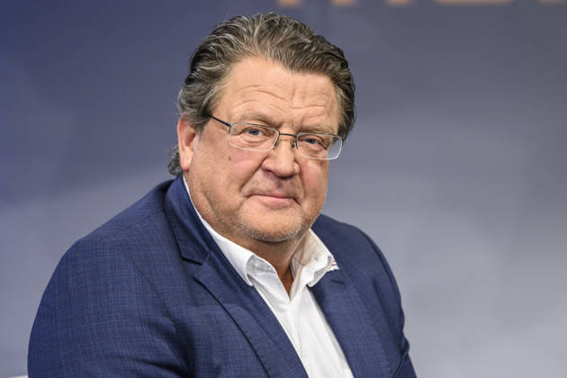 Pictured from left: Stephan Brandner, AfD member of the Legal Affairs Committee, GER, Berlin, studio, guest on Maischberger, political talk show, TV, program, with host Sandra Maischberger, Das Erste, from Adlershof Am Studio 20, September 9, 2026, Copyright: HMBxMedia UwexKoch