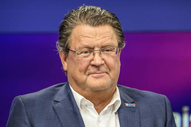 Pictured, from left: Stephan Brandner, AfD member of the Legal Affairs Committee, GER, Berlin, studio, guest on *Maischberger*, political talk show, TV, program, with host Sandra Maischberger, *Das Erste*, from Adlershof Am Studio 20, September 9, 2026, Copyright: HMBxMedia UwexKoch