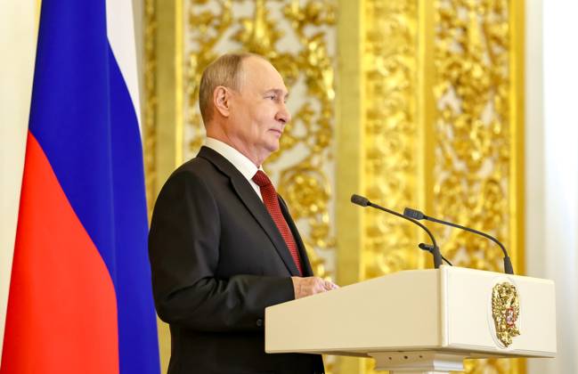 Russia Vietnam 9239832 09.09.2026 Russian President Vladimir Putin speaks during a ceremony to present Vietnamese President To Lam with the Tolstoy Peace Prize at the Kremlin in Moscow, Russia. Alexander Kazakov Sputnik Moscow Russia  Copyright: xAlexanderxKazakovx