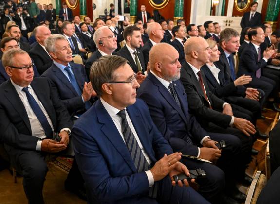 Russia Vietnam 9239784 09.09.2026 Members of Russia s delegation listen to Russian President Vladimir Putin and Vietnamese President To Lam make statements to the press following their meeting at the Kremlin in Moscow, Russia. Alexey Maishev Sputnik Moscow Russia  Copyright: xAlexeyxMaishevx
