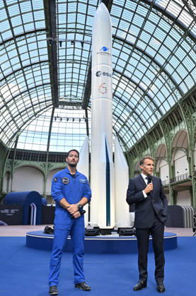 Thomas Pesquet and Emmanuel Macron, President of the French Republic; E. Macron, President of the French Republic, at the International Space Summit on September 10, 2026, at the Grand Palais in Paris, September 9, 2026. Nearly 1,100 companies from the space sector will also be present at the Grand Palais, demonstrating the exceptional mobilization of the global space ecosystem around this event, organized by France and Germany. The Summit will address all issues related to the development and innovation of the space sector through three key themes: 1) tackling the challenges of the global space economy through international cooperation; 2) advancing science, technology, and space exploration from an international perspective; and 3) ensur Copyright: xChristianxLiewigx xBestimagexChristianxLiewigx xBestimagex
