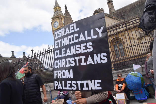September 9, 2026, London, England, United Kingdom: Protesters gather in Parliament Square in support of Palestine and against what the protesters call a pro-Israel and Zionist influence in UK politics. London United Kingdom - ZUMAv130 20260909_zip_v130_103 Copyright: xVukxValcicx