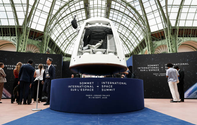 (260909) -- PARIS, Sept. 9, 2026 -- An exhibit is seen during the International Space Summit at the Grand Palais in Paris, France, Sept. 9, 2026. The first International Space Summit opened Wednesday in Paris, bringing together heads of state and government, scientists, astronauts and industry representatives. ) FRANCE-PARIS-INTERNATIONAL SPACE SUMMIT WuxHuiwo 