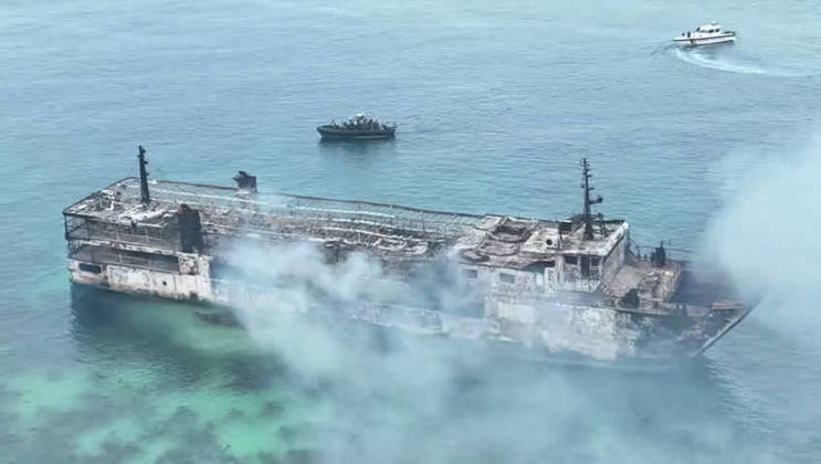 Philippine ferry catches fire, killing at least 5, leaving dozens missing PALAWAN, PHILIPPINES - SEPTEMBER 10: (----EDITORIAL USE ONLY - MANDATORY CREDIT - PHILIPPINE COAST GUARD HANDOUT - NO MARKETING, NO ADVERTISING CAMPAIGNS - DISTRIBUTED AS A SERVICE TO CLIENTS----) The ruins of the ferry MV June Aster are seen following a fire that broke out aboard the ferry, killing at least five people, in waters off Palawan, Philippines, on September 10, 2026. MV June Aster was reportedly carrying more than 100 passengers when the fire broke out aboard the ferry on Wednesday night. Five passengers have been confirmed dead, while more than 80 people remain missing. Search and rescue operations are underway. Philippine Coast Guard Handout Anadol Copyright: x2026xAnadoluxPhilippinexCoastxGuard Handoutx