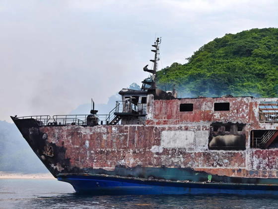 Philippine ferry catches fire, killing at least 5, leaving dozens missing PALAWAN, PHILIPPINES - SEPTEMBER 10: (----EDITORIAL USE ONLY - MANDATORY CREDIT - PHILIPPINE COAST GUARD HANDOUT - NO MARKETING, NO ADVERTISING CAMPAIGNS - DISTRIBUTED AS A SERVICE TO CLIENTS----) The ruins of the ferry MV June Aster are seen following a fire that broke out aboard the ferry, killing at least five people, in waters off Palawan, Philippines, on September 10, 2026. MV June Aster was reportedly carrying more than 100 passengers when the fire broke out aboard the ferry on Wednesday night. Five passengers have been confirmed dead, while more than 80 people remain missing. Search and rescue operations are underway. Philippine Coast Guard Handout Anadol Copyright: x2026xAnadoluxPhilippinexCoastxGuard Handoutx